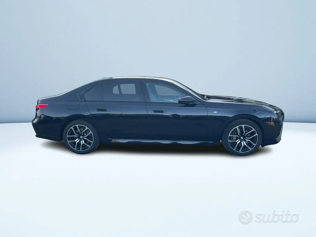 BMW 7 Series 2024 photo 4