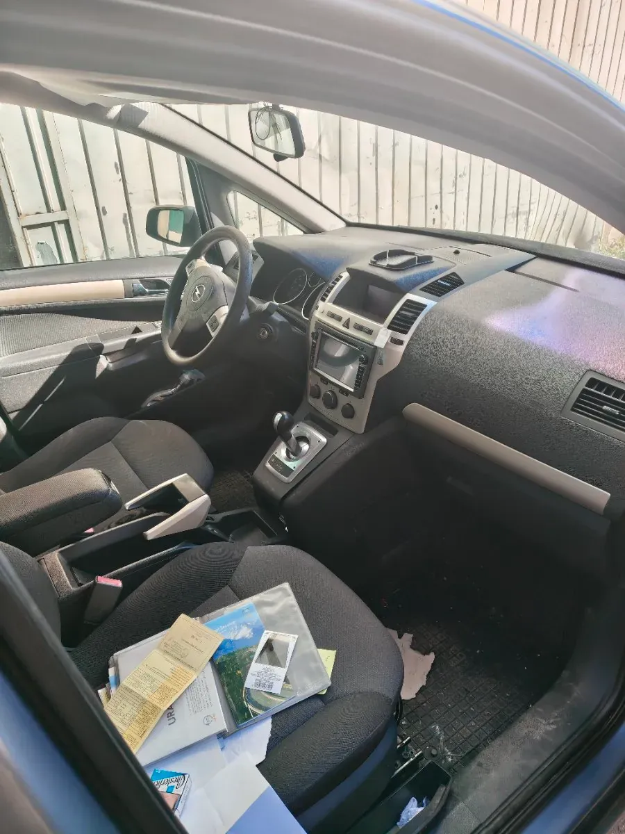 Opel Zafira 2008 photo 2