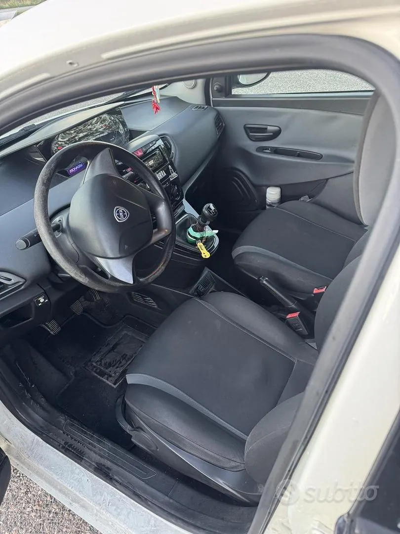 Lancia Ypsilon 2016 photo 5