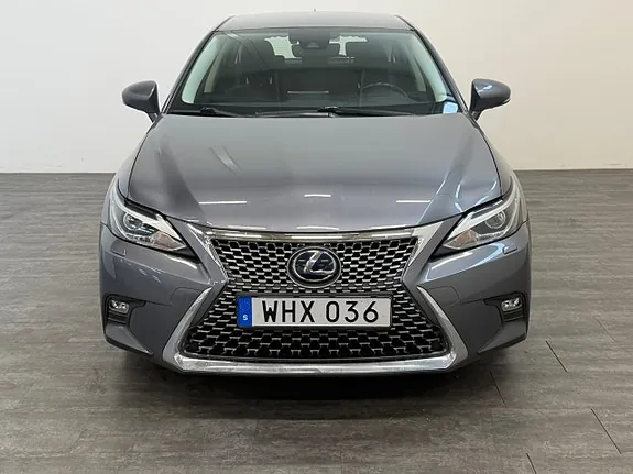 Lexus Ct200H 2018 photo 2
