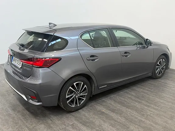 Lexus Ct200H 2018 photo 4