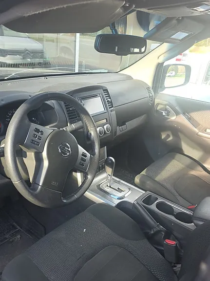 Nissan Navara 2013 photo 2
