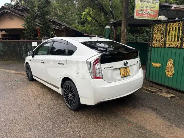 Toyota Prius 2013 photo 2