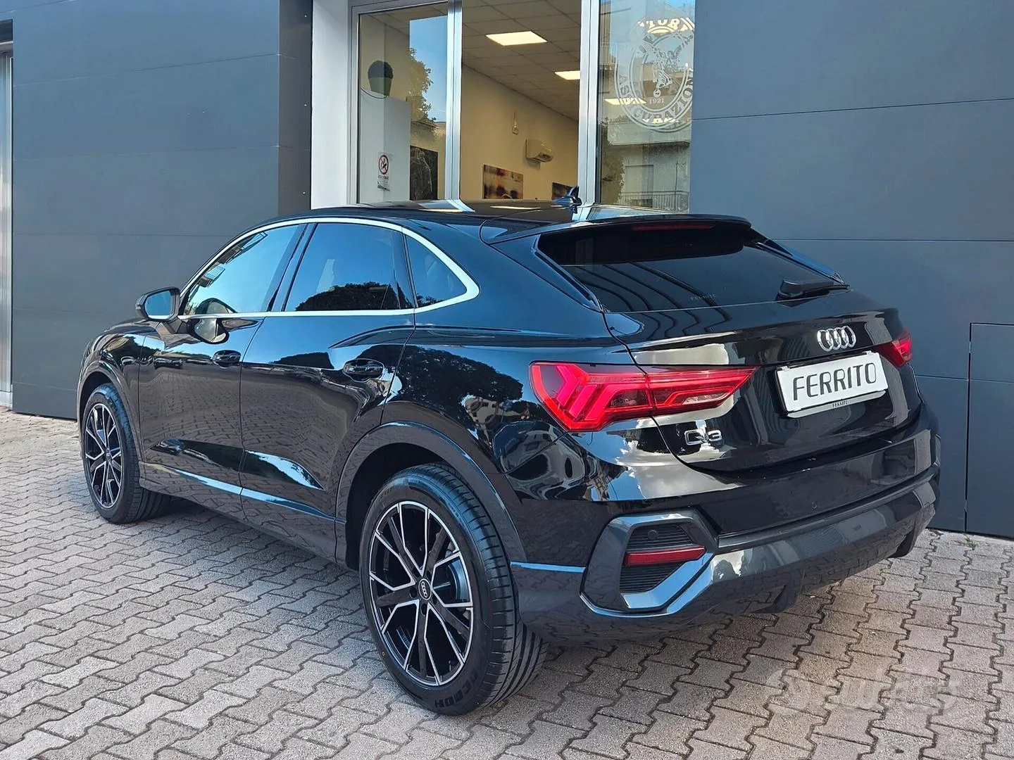 Audi Q3 2020 photo 2