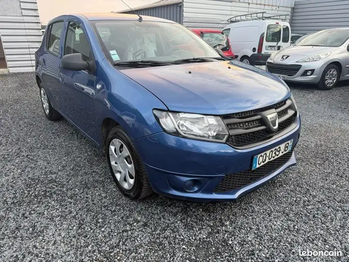 Dacia Sandero 2013 photo 2