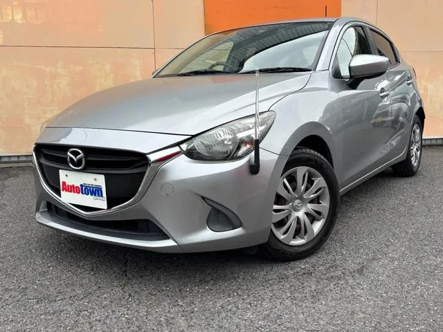 Mazda Demio 2016 photo 2