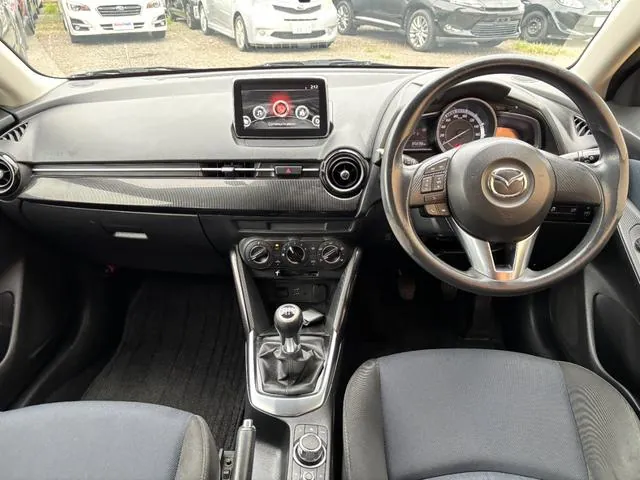 Mazda Demio 2016 photo 5