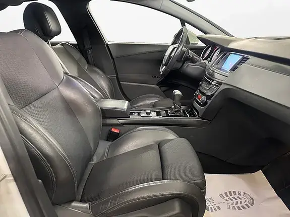 Peugeot 508 2011 photo 2
