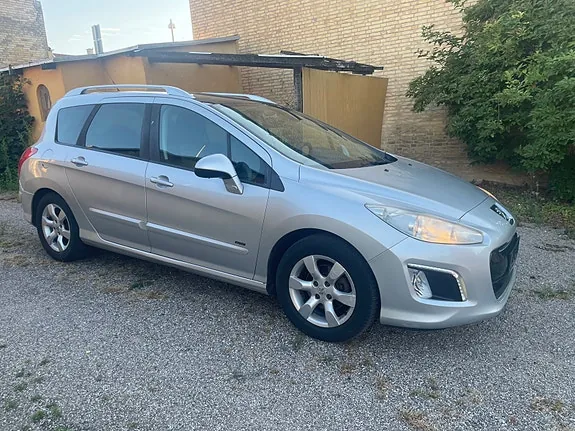 Peugeot 308 2011 photo 4