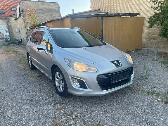Peugeot 308 2011 photo 2