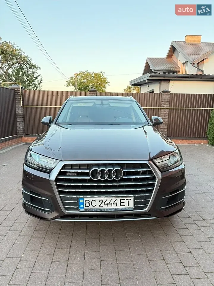 Audi Q7 2017 photo 2