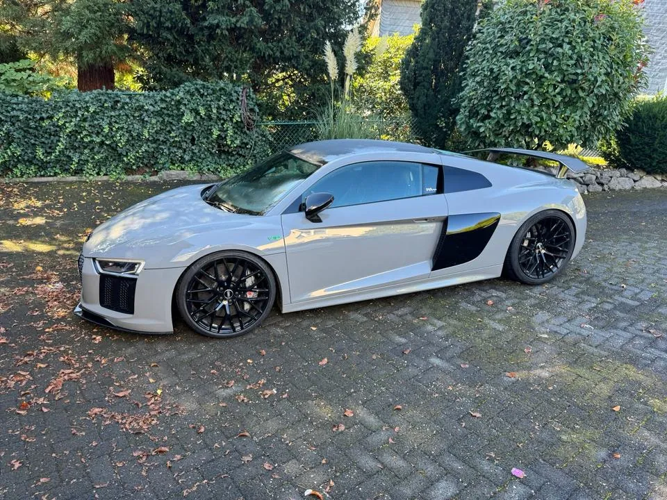 Audi R8 V10 Plus