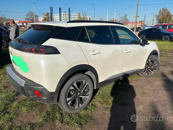 Peugeot 2008 2023 photo 3