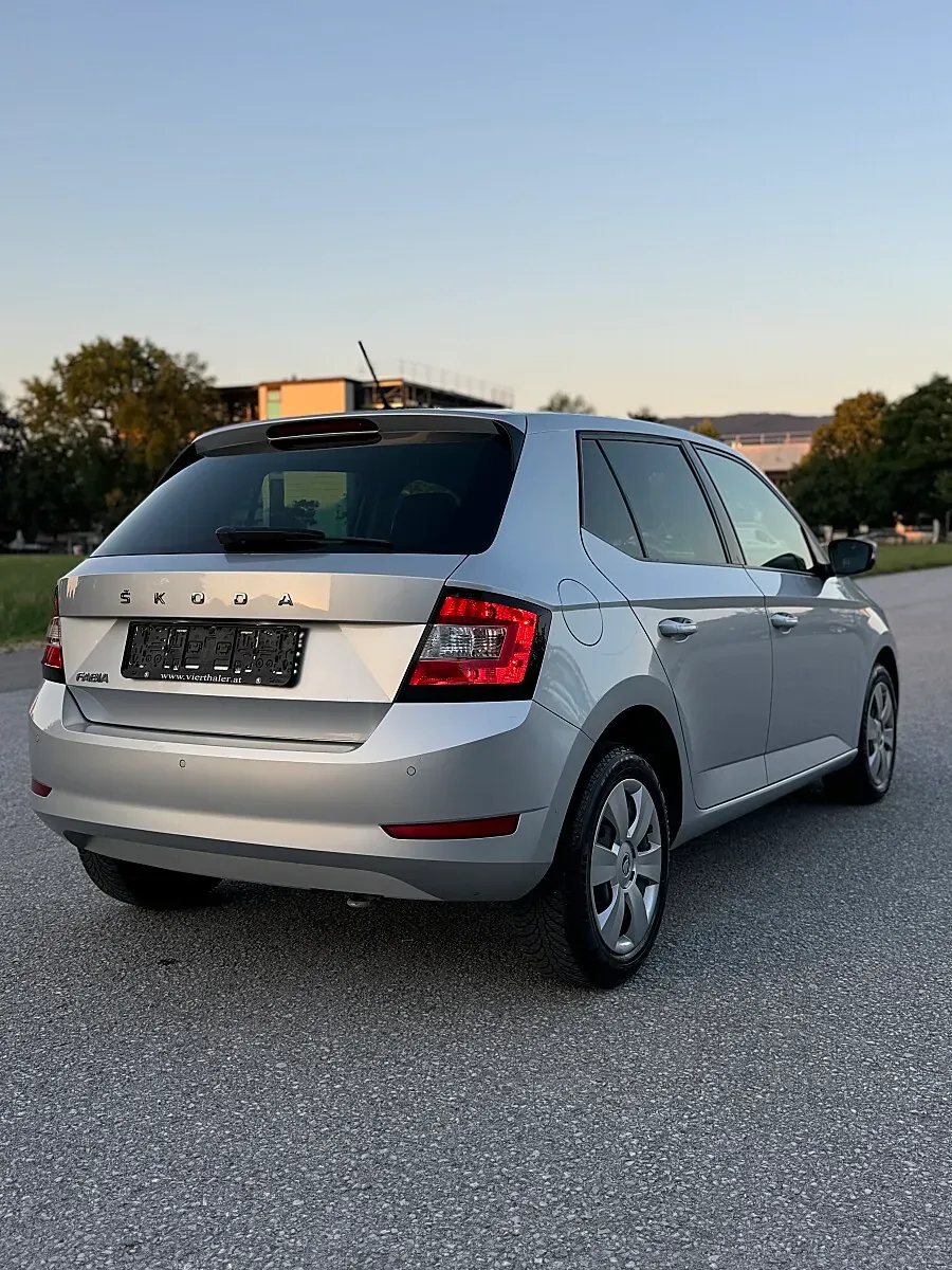 Skoda Fabia 2020 photo 2
