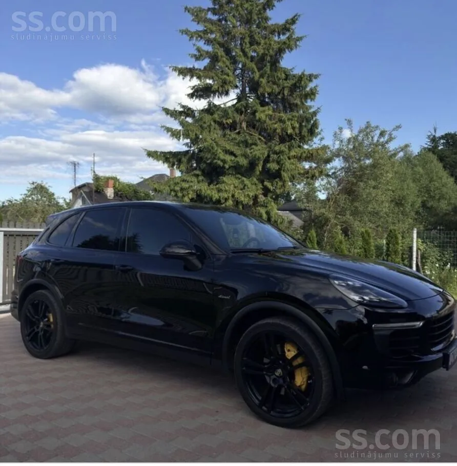 Porsche Cayenne 2016 photo 2