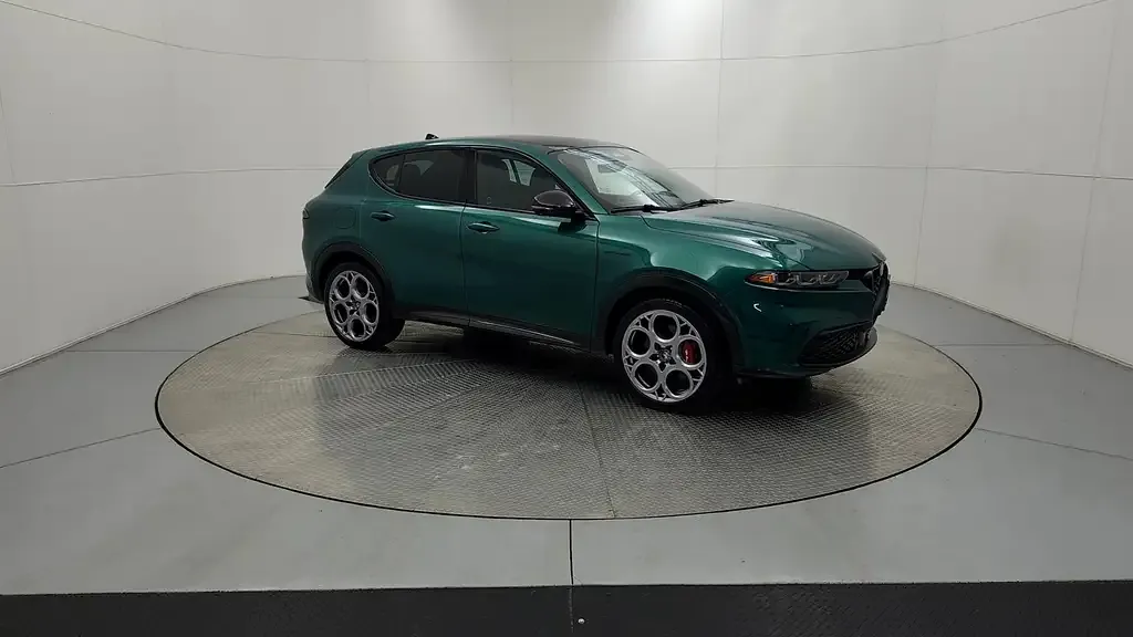 Alfa Romeo Tonale 2024 photo 2