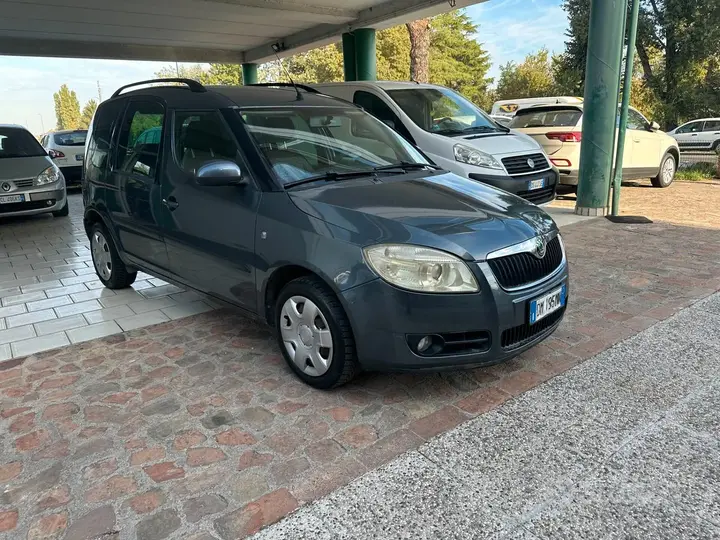 Skoda Roomster 2008 photo 3