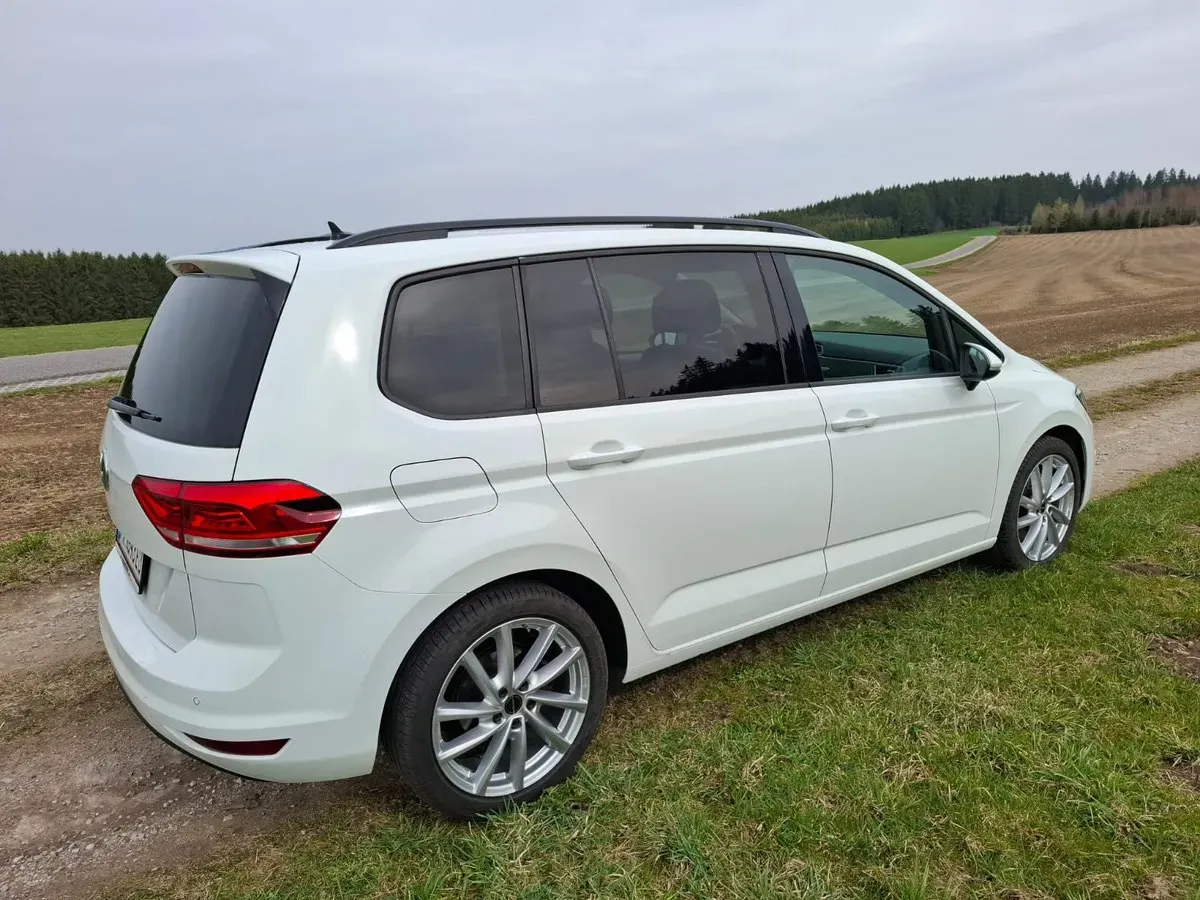Volkswagen Touran 2020 photo 2