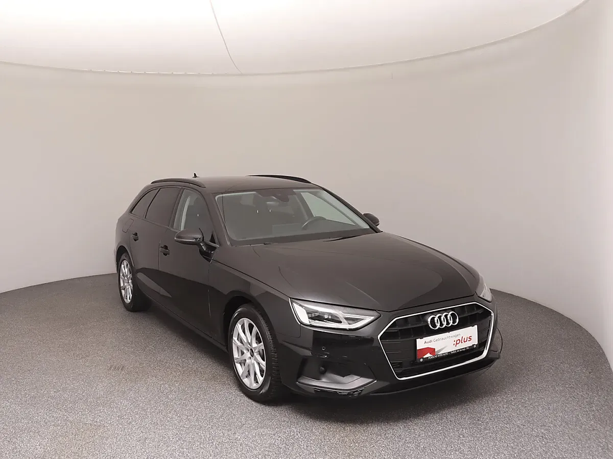 Audi A4 2022 photo 2