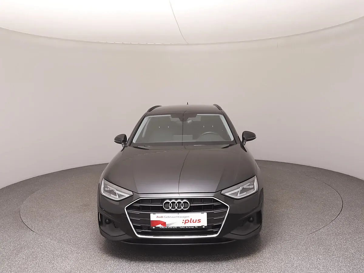 Audi A4 2022 photo 3