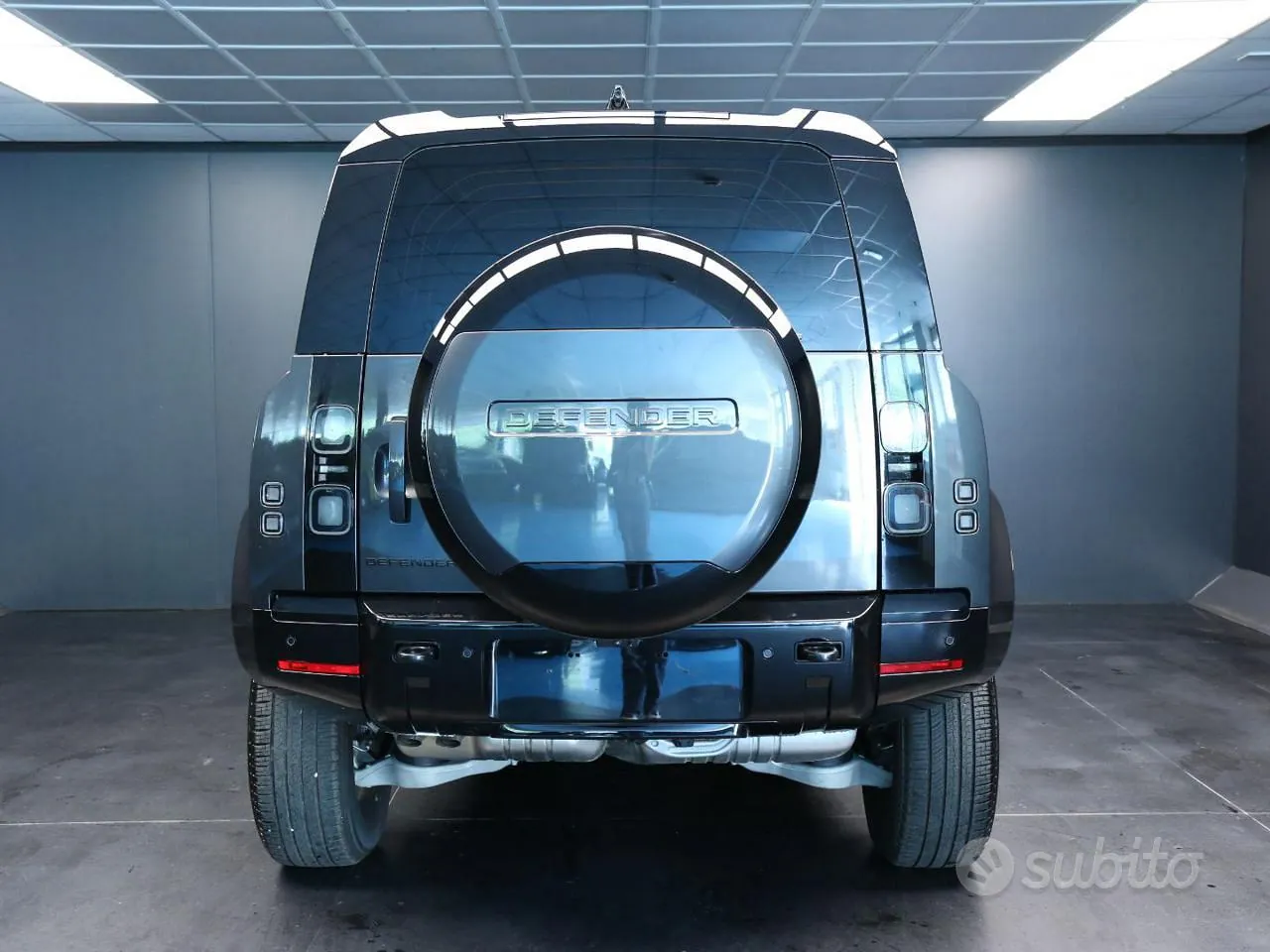 Land Rover Defender 2026 photo 4