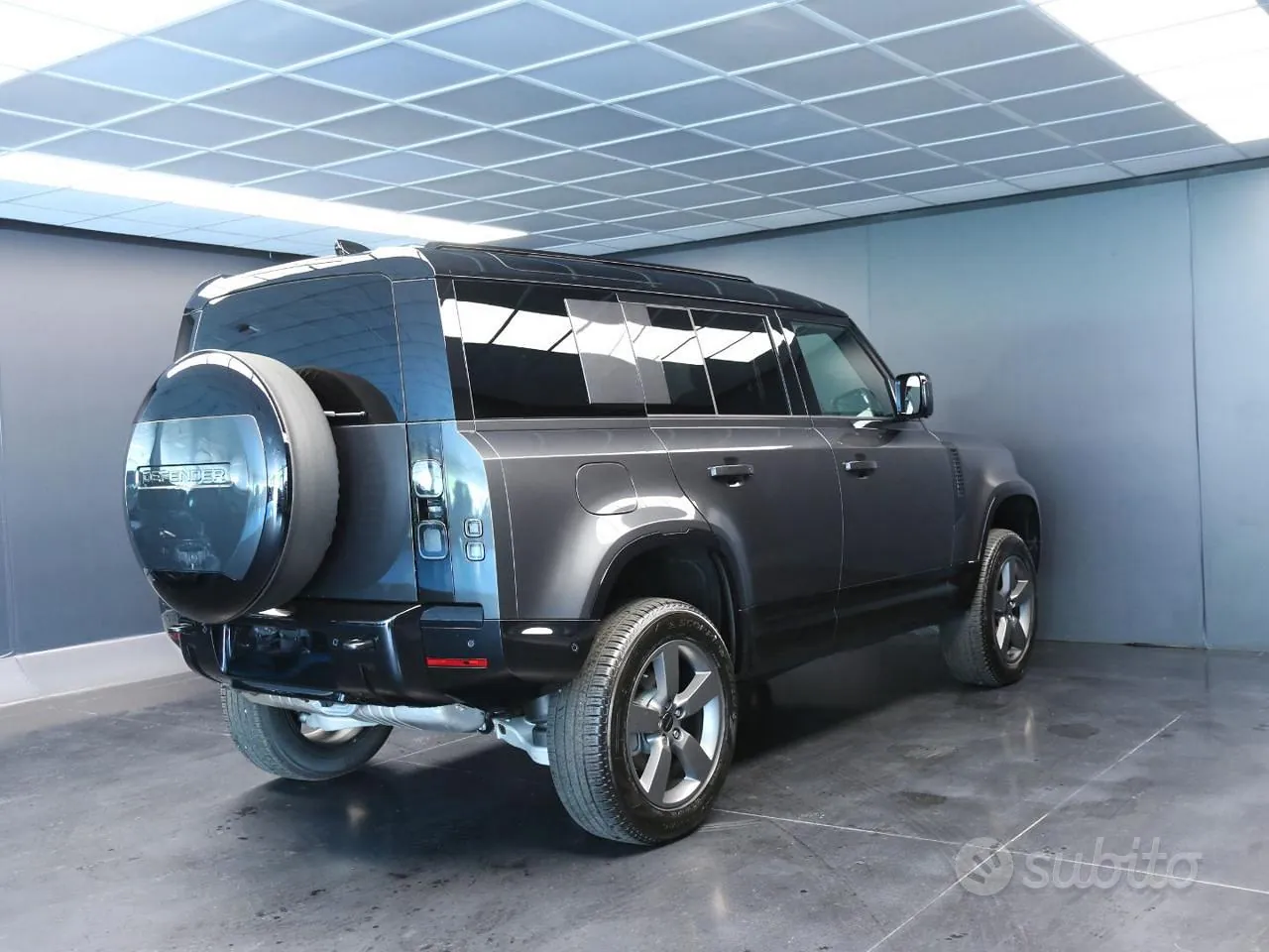 Land Rover Defender 2026 photo 3
