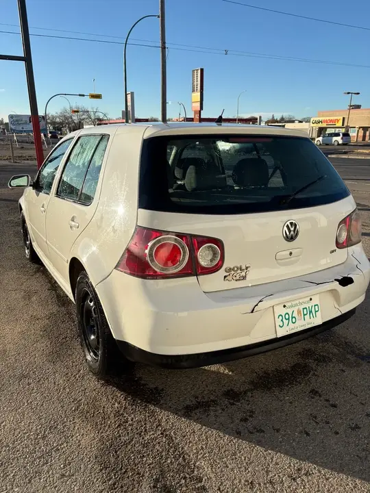 Volkswagen Golf 2010 photo 3