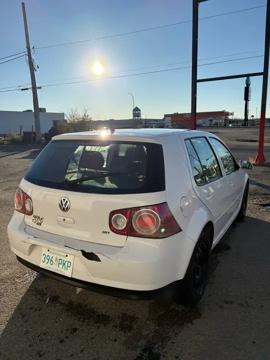 Volkswagen Golf 2010 photo 5