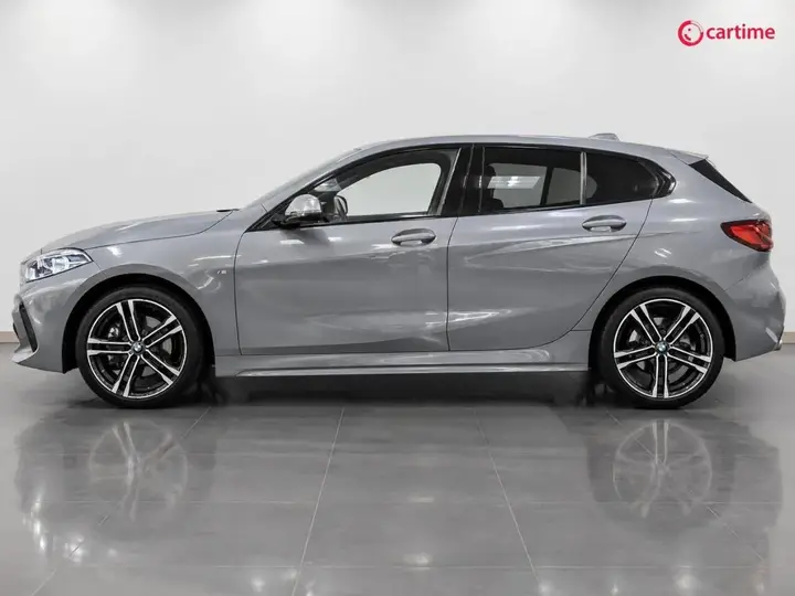 BMW 1 Series 2023 photo 4