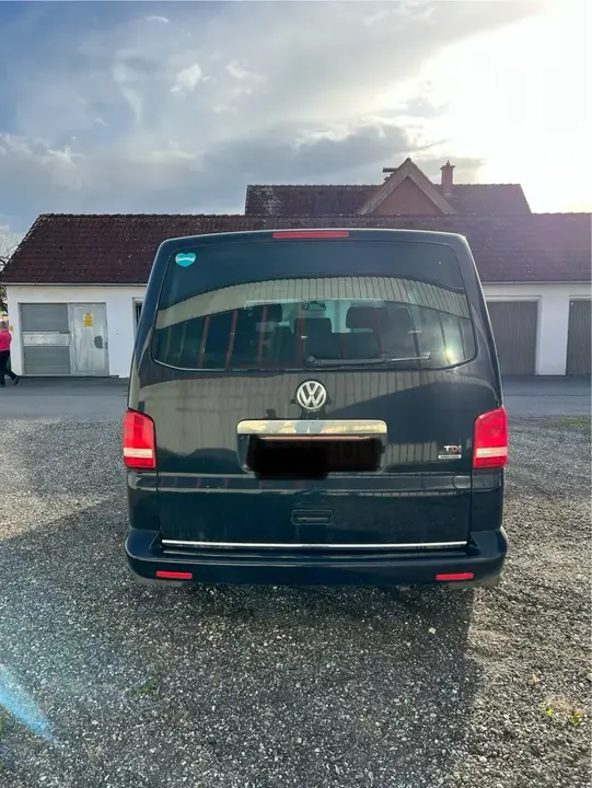 Volkswagen Multivan 2011 photo 3