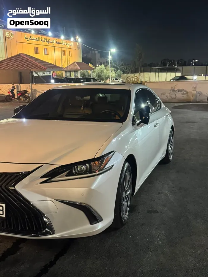 Lexus Es 300H 2023 photo 2