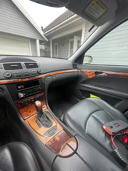 Mercedes-Benz 260 E 2004 photo 2