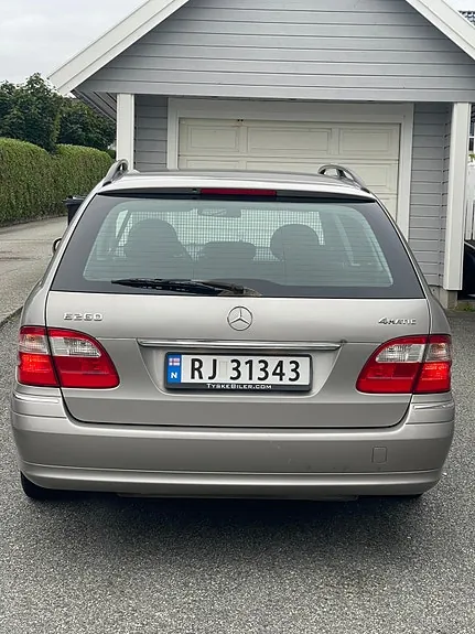 Mercedes-Benz 260 E 2004 photo 4