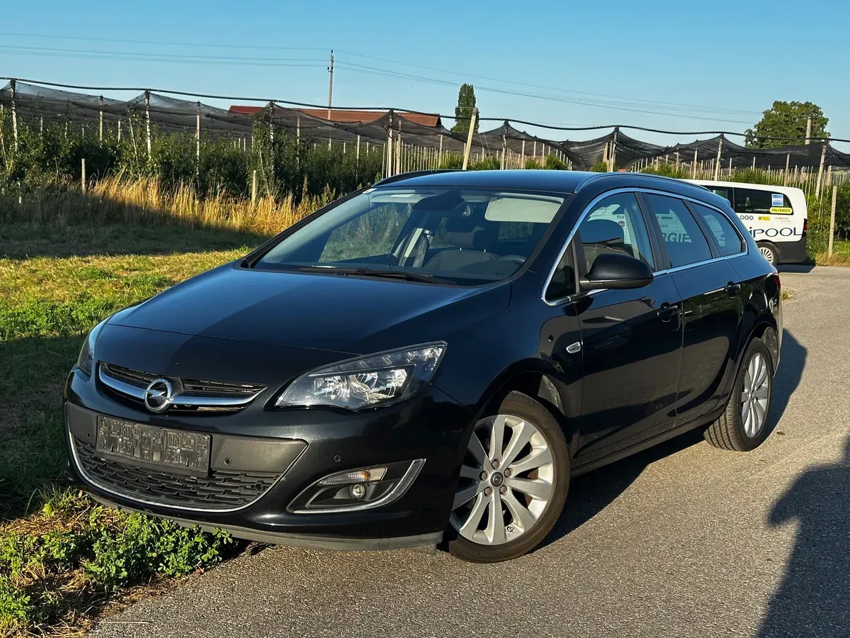 Opel Astra 2015 photo 2