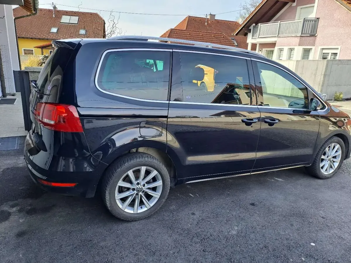 Volkswagen Sharan 2012 photo 2