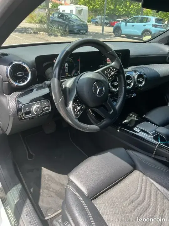 Mercedes-Benz A-Class 2018 photo 3