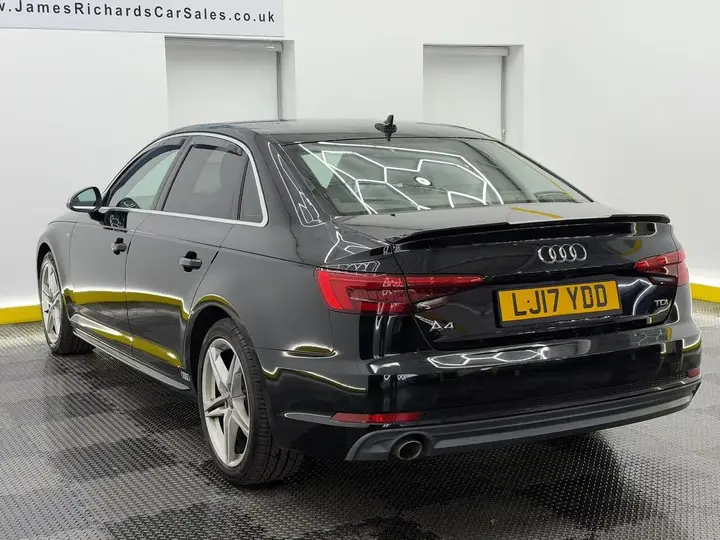 Audi A4 2017 photo 4