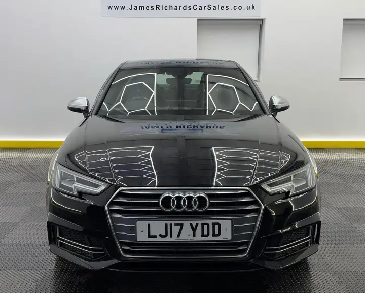 Audi A4 2017 photo 2