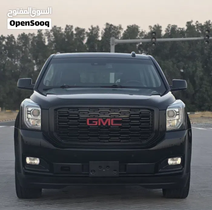 GMC Yukon Denali 2018 photo 2