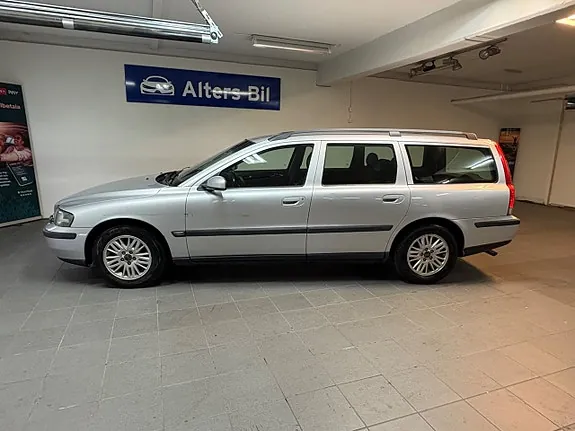 Volvo V70 2004 photo 2