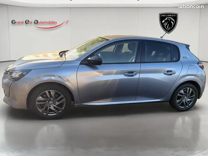 Peugeot 208 2022 photo 2