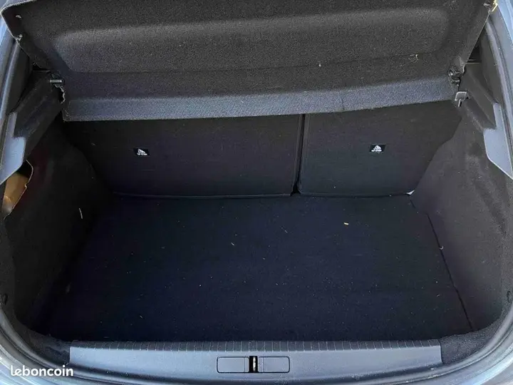 Peugeot 208 2022 photo 5