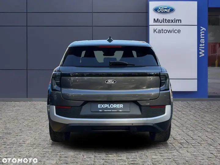 Ford Explorer 2026 photo 4
