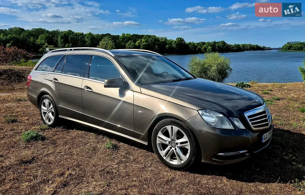 Mercedes-Benz E-Class 2012 photo 2