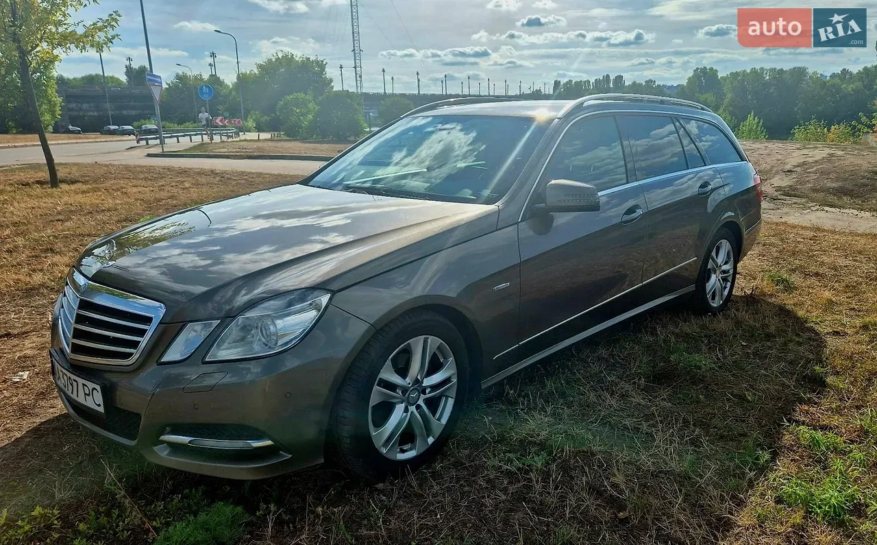 Mercedes-Benz E-Class 2012 photo 3