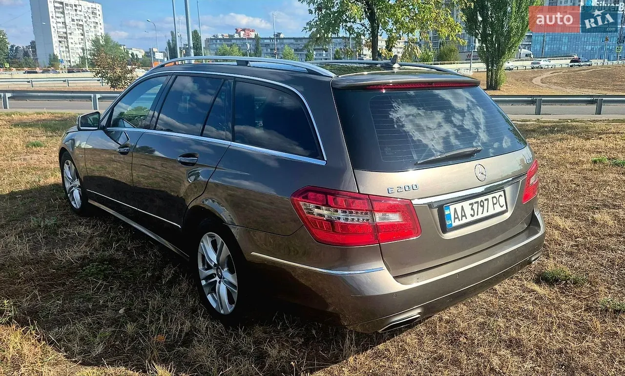 Mercedes-Benz E-Class 2012 photo 5