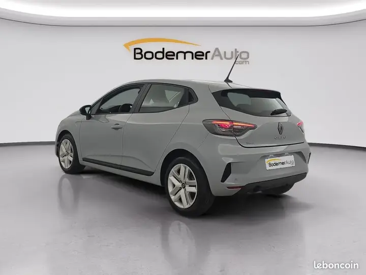 Renault Clio 2025 photo 3