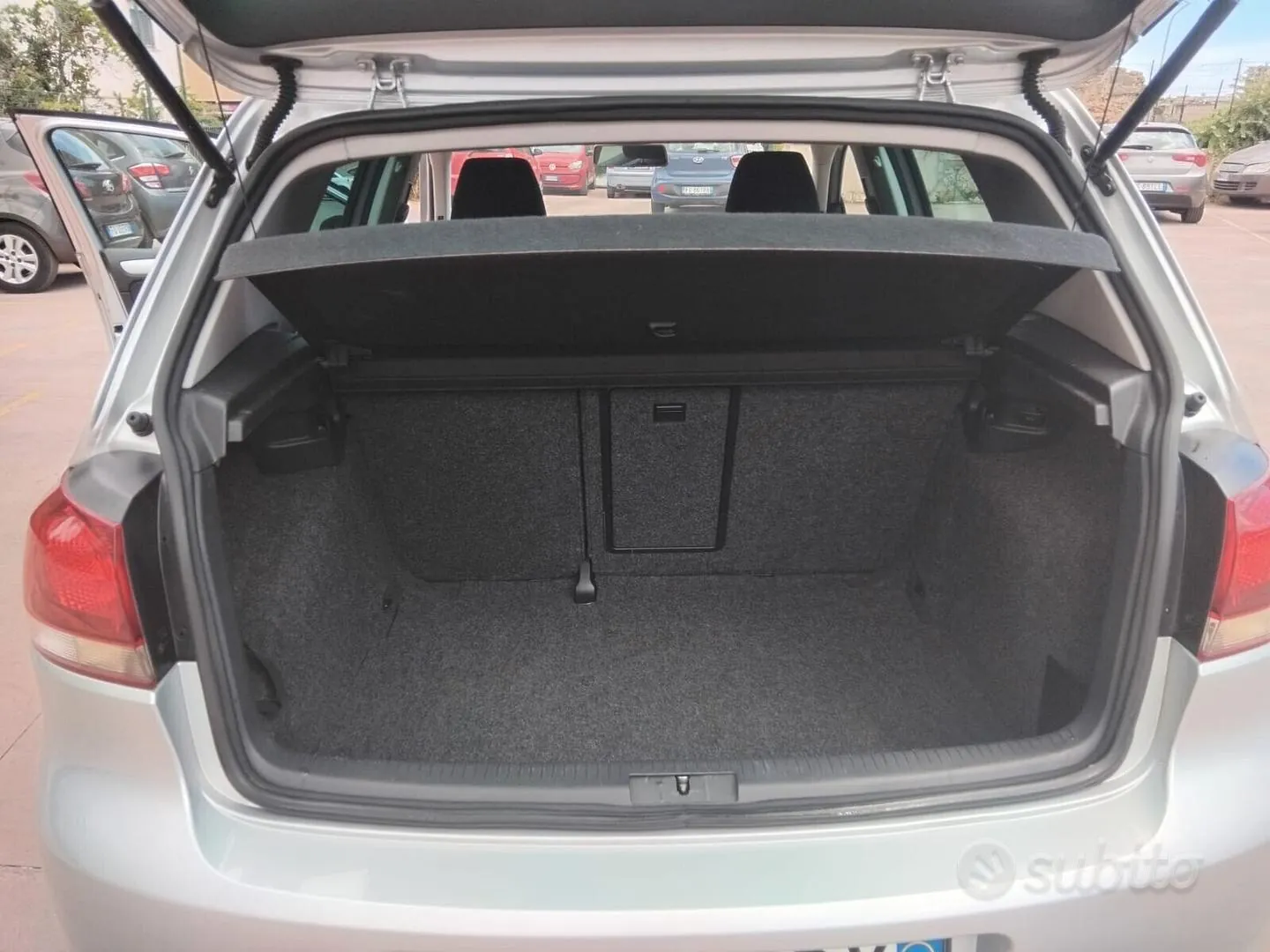 Volkswagen Golf 2010 photo 4