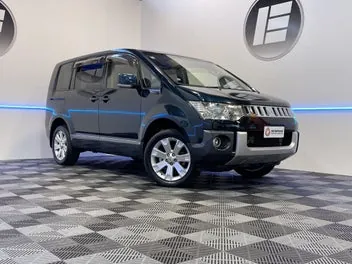 Mitsubishi Delica 2013 photo 2