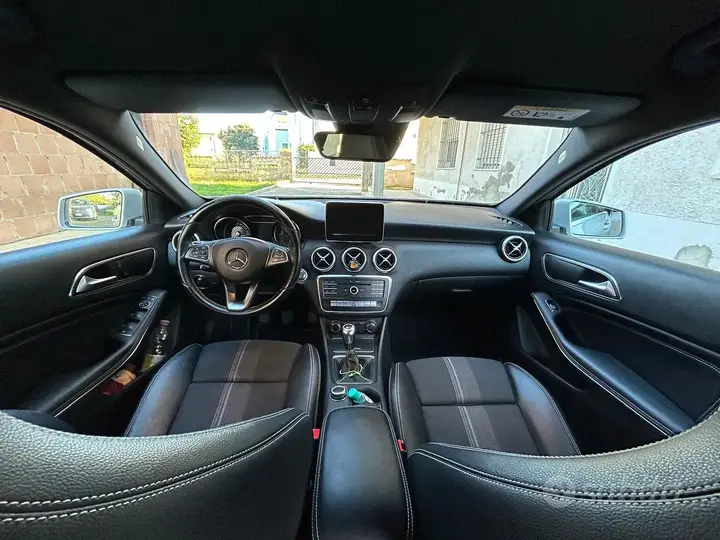 Mercedes-Benz A 2017 photo 5